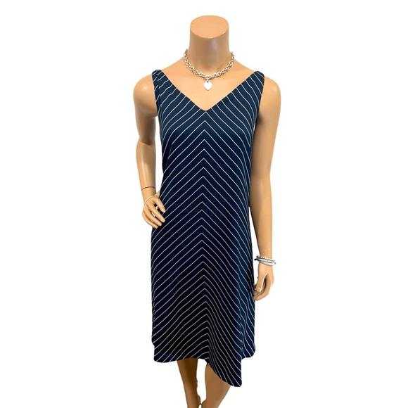 🔥🔥Stunning Ann Taylor Dress✨👗💎 - Picture 1 of 4